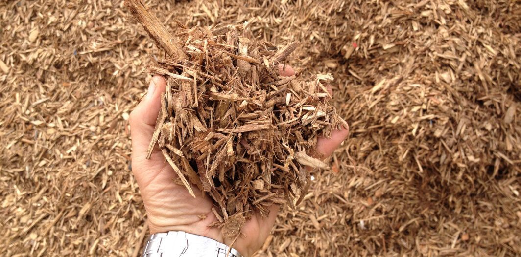 Wood chip hand